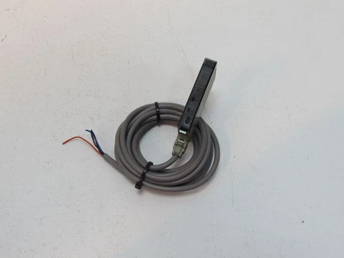 NAIS UZF12015A UZF 12015A Photoelectric Sensor