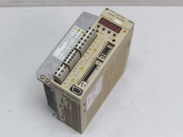 Omron Yaskawa Servopack SGDM-05ADA 0,5kW 230V