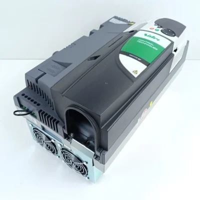 CONTROL TECHNIQUES / EMERSON / NIDEC MP155A4R 56kW 90HP TESTED & TOP ZUSTAND
Wird in neuem Fenster oder Tab geöffnet