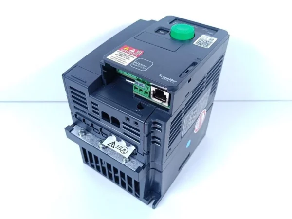 Schneider Electric Altivar 320 ATV320U15M2C 1,5kW 230V TESTED & UNUSED
Wird in neuem Fenster oder Tab geöffnet
