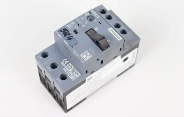 Siemens Leistungsschalter 3RV1011-1GA15 TOP ZUSTAND
Wird in neuem Fenster oder Tab geöffnet