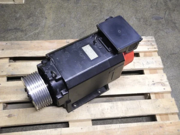 Fanuc A06B-0858-B200#3000 alpha 18 AC Spindle Motor max 6000 Top Zustand