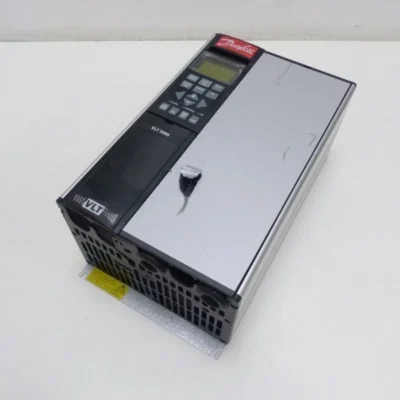 Danfoss VLT5005 VLT5005PT5C20STR3DLF00A00C0 175Z0143 + Keypad Tested