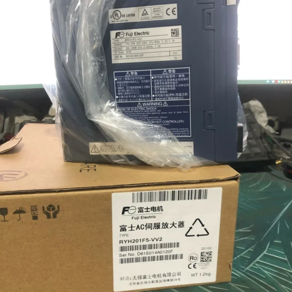 FUJI AC SERVO DRIVER RYH201F5-VV2